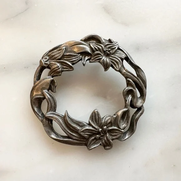 Vintage Floral Pewter Brooch Pin - Picture 1 of 5